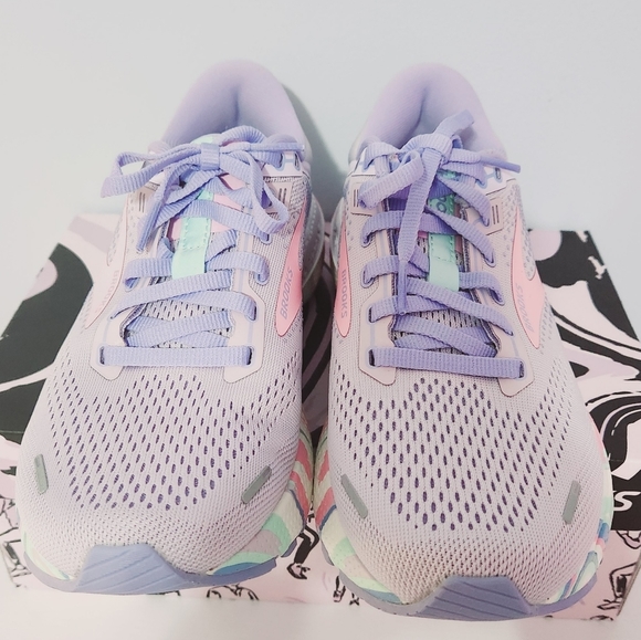 PASTEL Brooks Adrenaline GTS 22 EMPOWER Purple Pink 7.5 Running Shoes NWT Cute! - Picture 2 of 12
